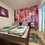Apartment-Am-Stadtbrunnen,50M2,Kueche,2 Schlafzimmer,Kfz Parkplatz,Terrasse,Waschmaschine